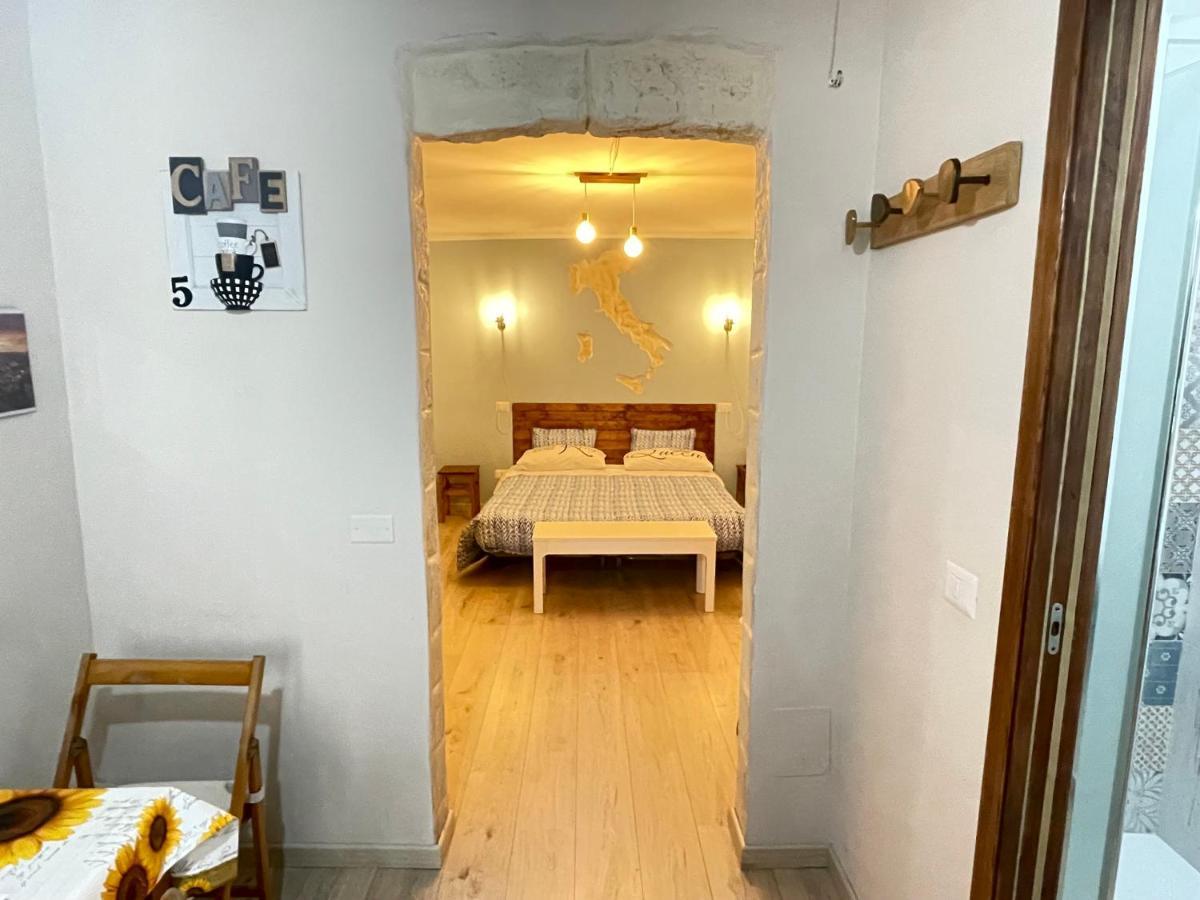 Trevisani Central Station Apartment バーリ エクステリア 写真