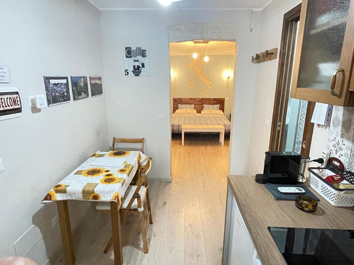 Trevisani Central Station Apartment バーリ エクステリア 写真
